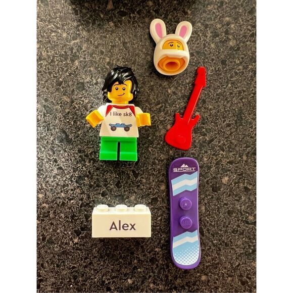 LEGO NEW YORK skateboard Minifigures with Alex printed - Picture 11 of 11
